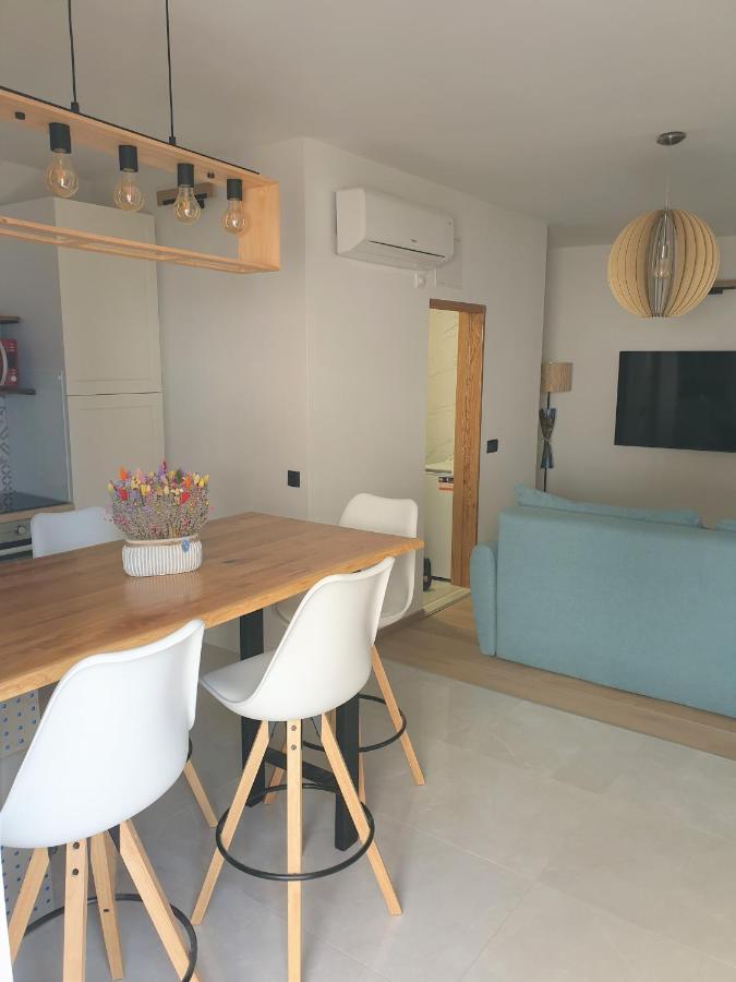 Apartments Gabi 오미스 외부 사진