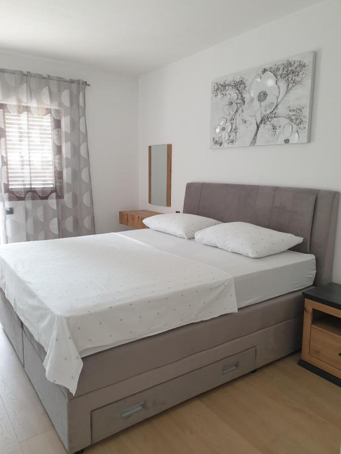 Apartments Gabi 오미스 외부 사진