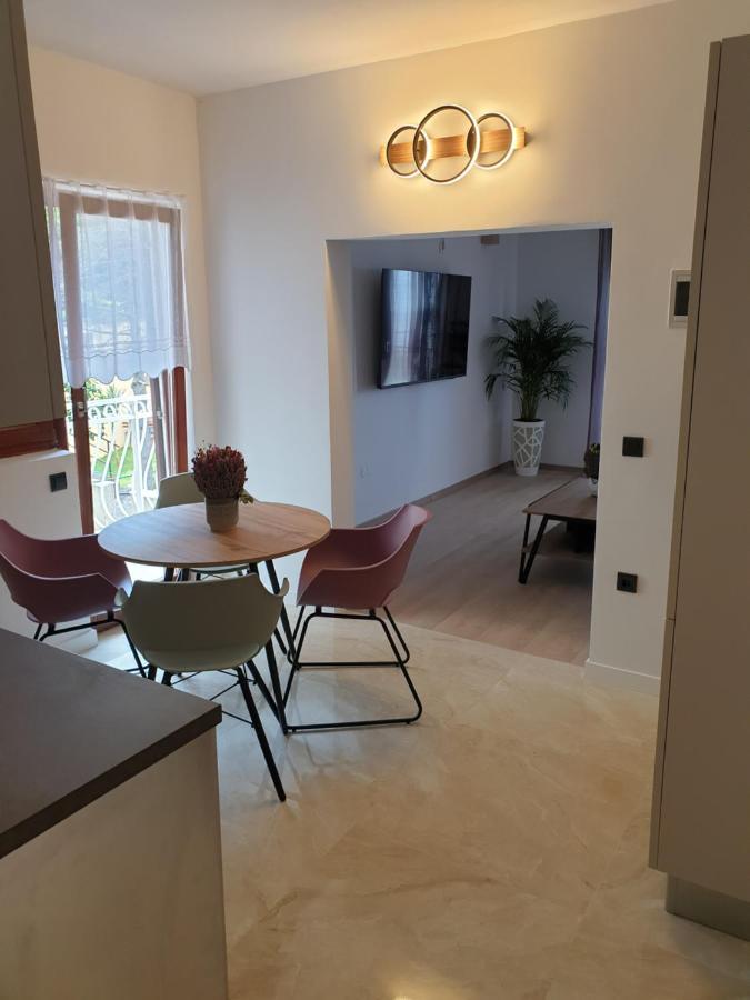 Apartments Gabi 오미스 외부 사진