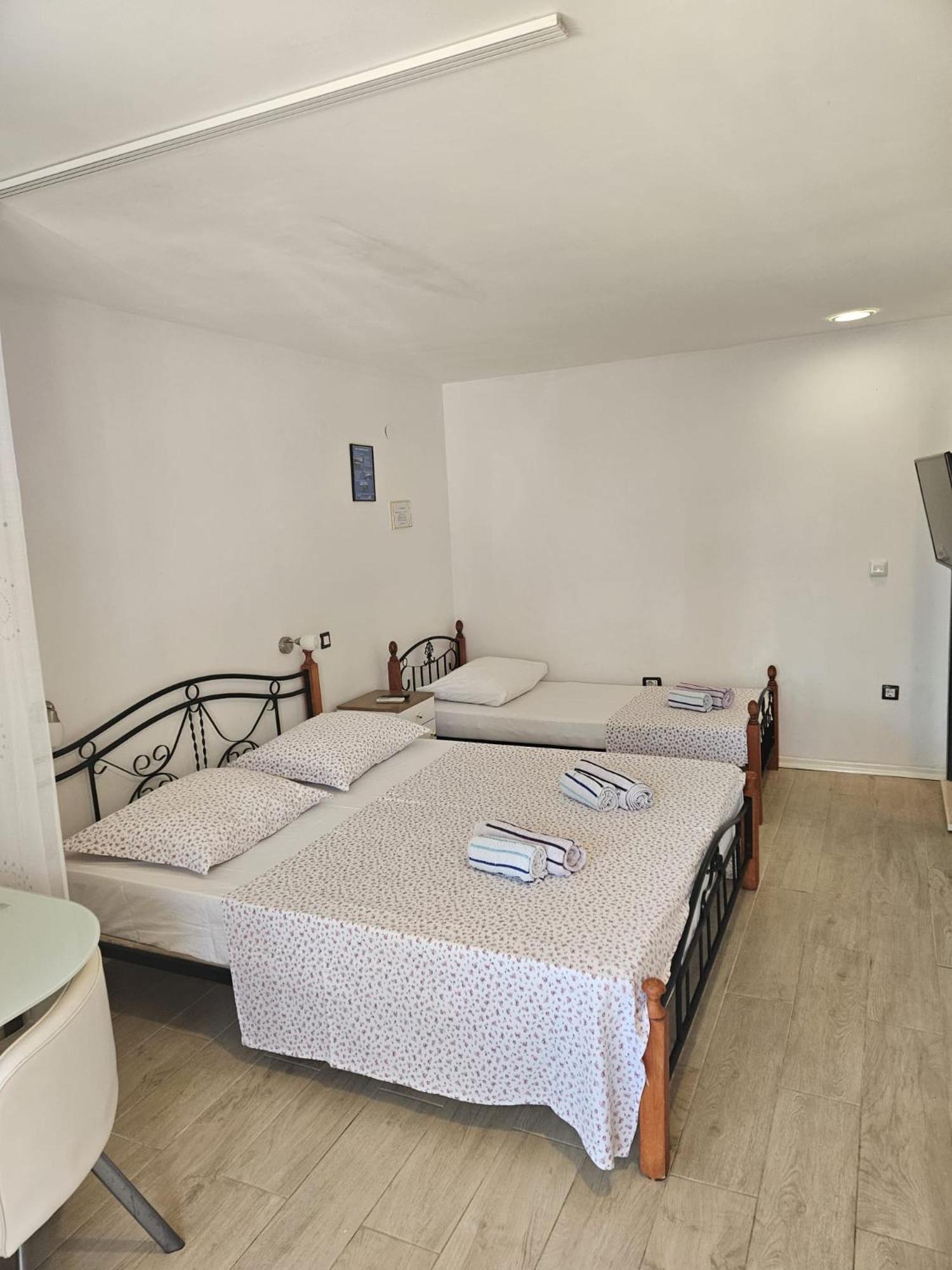 Apartments Gabi 오미스 외부 사진