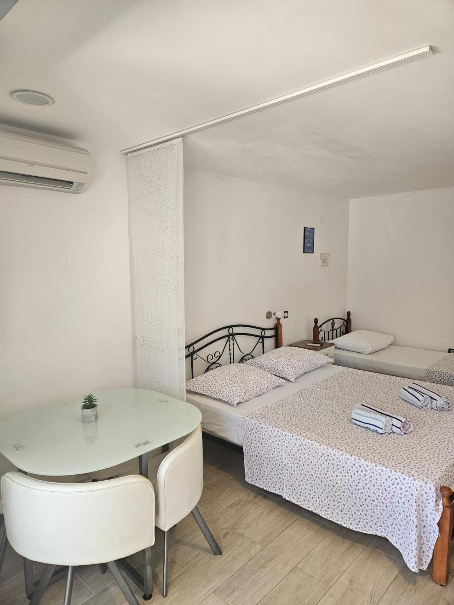 Apartments Gabi 오미스 외부 사진