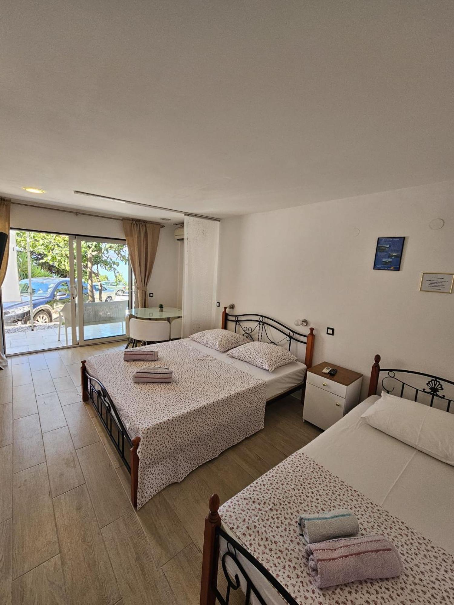 Apartments Gabi 오미스 외부 사진