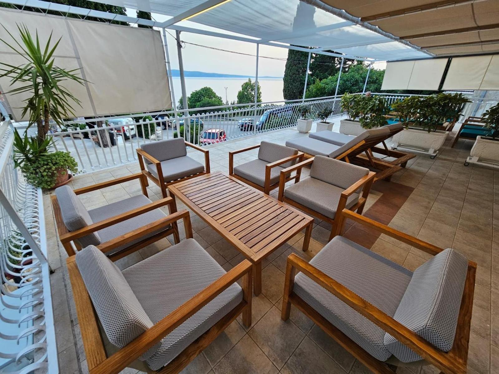 Apartments Gabi 오미스 외부 사진
